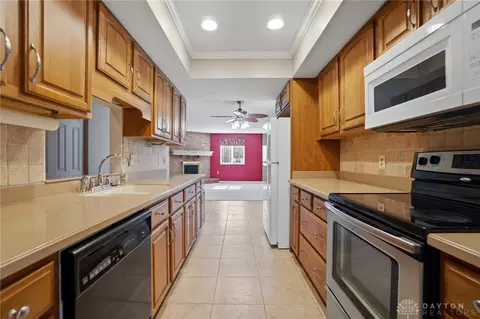 Kitchen - 332 Kimbary Dr, Washington Township, OH 45458 photo 1 of 6