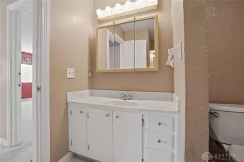 Bath - 332 Kimbary Dr, Washington Township, OH 45458 photo 2 of 6