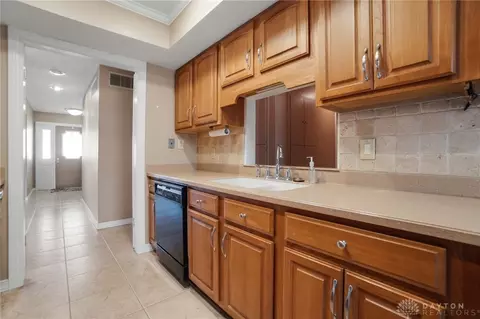 Kitchen - 332 Kimbary Dr, Washington Township, OH 45458 photo 5 of 6
