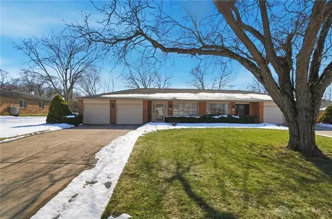 Exterior - 332 Kimbary Dr, Washington Township, OH 45458 photo 2 of 10