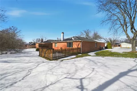 Exterior - 332 Kimbary Dr, Washington Township, OH 45458 photo 4 of 10