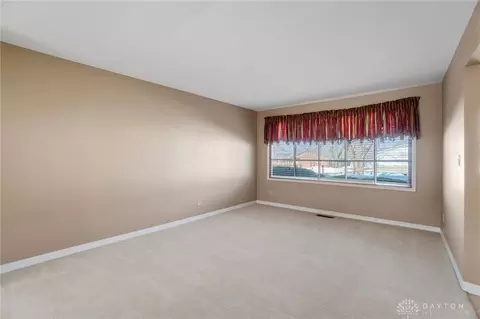 Living - 332 Kimbary Dr, Washington Township, OH 45458 photo 3 of 13