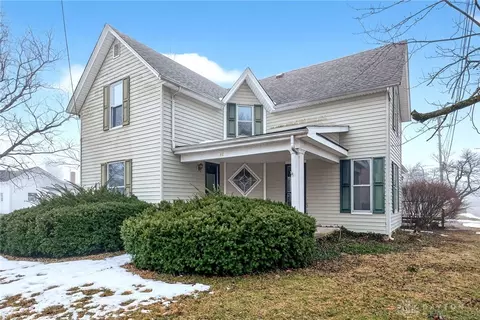 48 W Xenia St, Jamestown, OH 45335