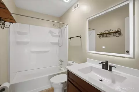Bath - 615 Villa Rd #K, Springfield, OH 45503 photo 1 of 1