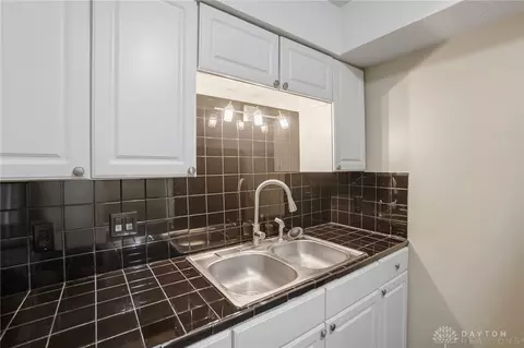 Kitchen - 615 Villa Rd #K, Springfield, OH 45503 photo 4 of 4