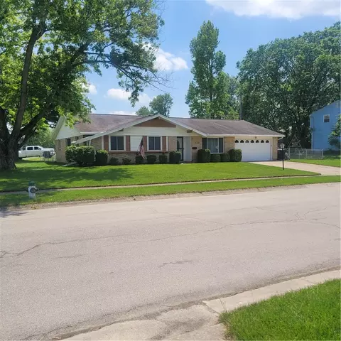 440 Katy Ln, Englewood, OH 45322