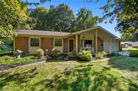 2658 Tompkins Pl, Beavercreek, OH 45430