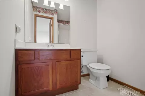 Bath - 1040 Carson Ln, Springfield, OH 45503 photo 1 of 4