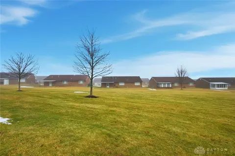 Exterior - 1040 Carson Ln, Springfield, OH 45503 photo 9 of 10