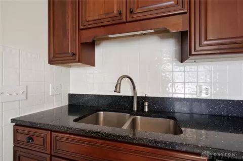 Kitchen - 1040 Carson Ln, Springfield, OH 45503 photo 6 of 7
