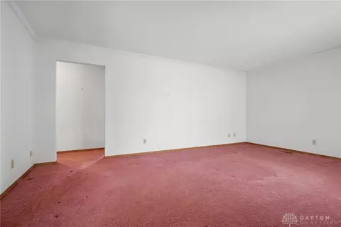 Living - 1040 Carson Ln, Springfield, OH 45503 photo 4 of 4