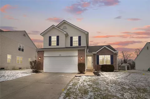 406 Chapelgate Dr, Fairborn, OH 45324