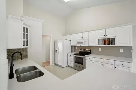 Kitchen - 9372 Parkside Dr, Centerville, OH 45458 photo 3 of 5