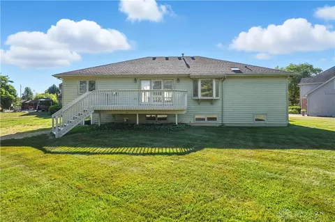 Exterior - 9372 Parkside Dr, Centerville, OH 45458 photo 2 of 10