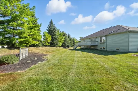 Exterior - 9372 Parkside Dr, Centerville, OH 45458 photo 3 of 10