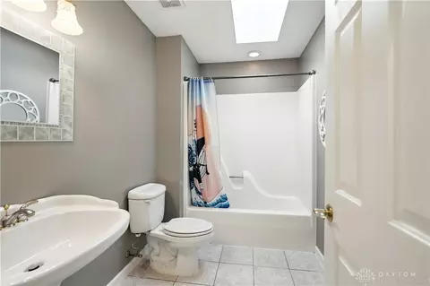 Bath - 9372 Parkside Dr, Centerville, OH 45458 photo 5 of 7