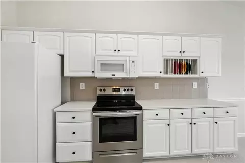 Kitchen - 9372 Parkside Dr, Centerville, OH 45458 photo 5 of 5