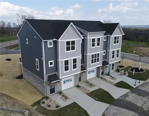 606 Brightview Pl #32, Forest Park, OH 45240