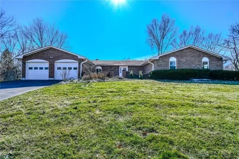 2765 E Tara Trl, Beavercreek, OH 45434