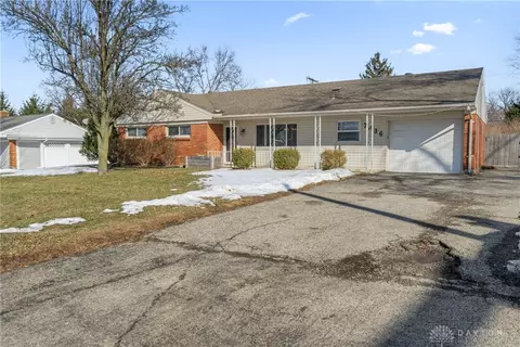 7036 Far Hills Ave, Dayton, OH 45459