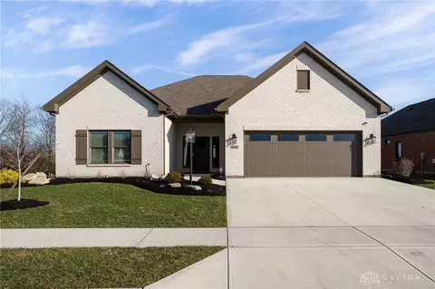 822 Pebble Pl, Tipp City, OH 45371