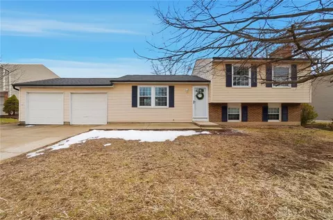 5540 Signet Dr, Huber Heights, OH 45424