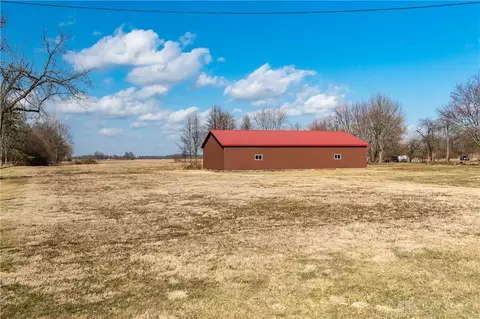 1226 E Jackson Rd, Springfield, OH 45502 photo 3