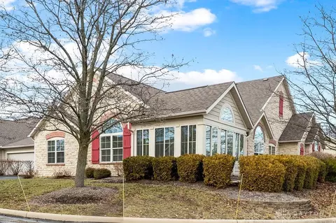 9 Scarborough Village Dr, Dayton, OH 45458