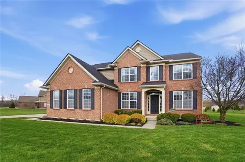 7345 Waterway Dr, Waynesville, OH 45068