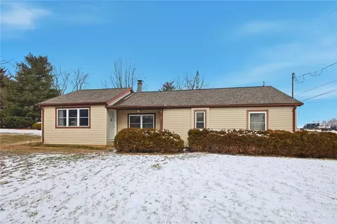 Exterior - 5210 Kerns Rd, Springfield, OH 45502 photo 2 of 18