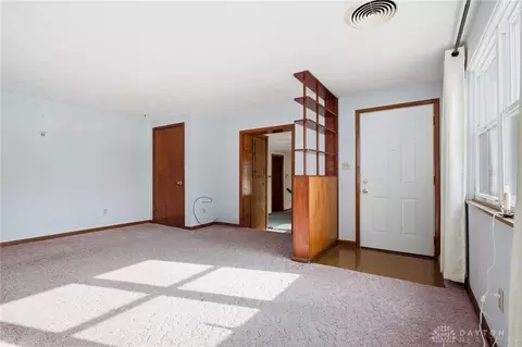 Living - 5210 Kerns Rd, Springfield, OH 45502 photo 3 of 8
