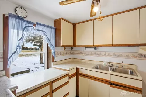 Kitchen - 5210 Kerns Rd, Springfield, OH 45502 photo 3 of 3