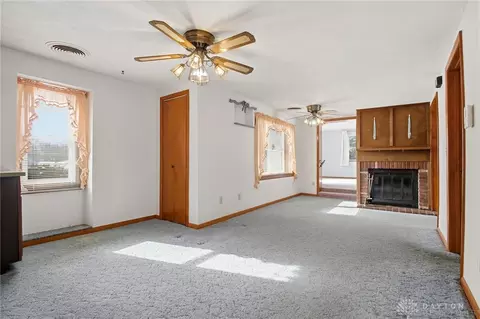 Living - 5210 Kerns Rd, Springfield, OH 45502 photo 8 of 8