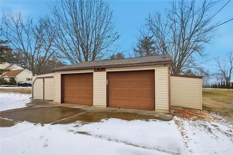 Exterior - 5210 Kerns Rd, Springfield, OH 45502 photo 13 of 18