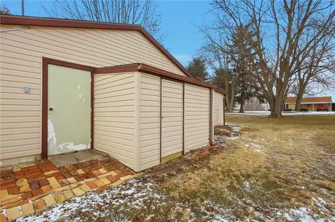 Exterior - 5210 Kerns Rd, Springfield, OH 45502 photo 14 of 18