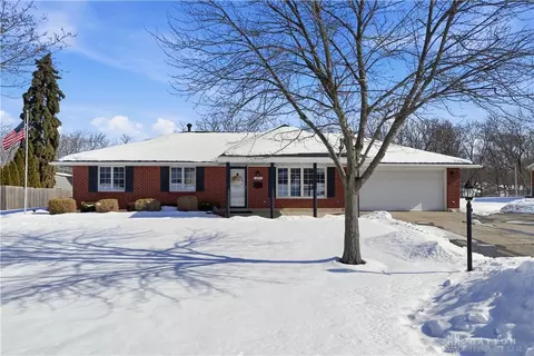 2755 Rockledge Trl, Beavercreek, OH 45430
