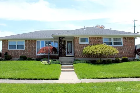 1521 Erika Dr, Springfield, OH 45503