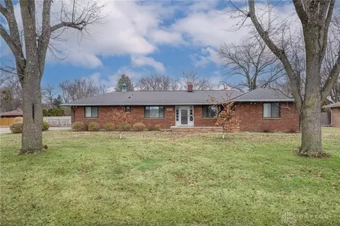 4816 Far Hills Ave, Kettering, OH 45429