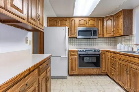 4816 Far Hills Ave, Kettering, OH 45429 photo 8
