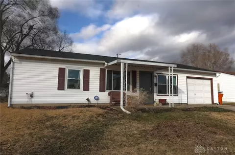 1134 Frayne Dr, New Carlisle, OH 45344
