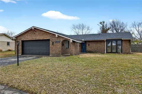 5172 Seville Dr, Englewood, OH 45322