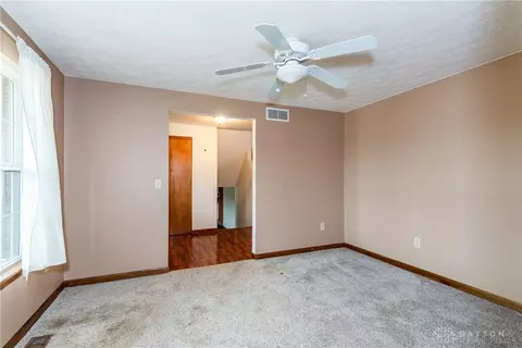 Living - 929 N Tecumseh Rd, Springfield, OH 45504 photo 4 of 8