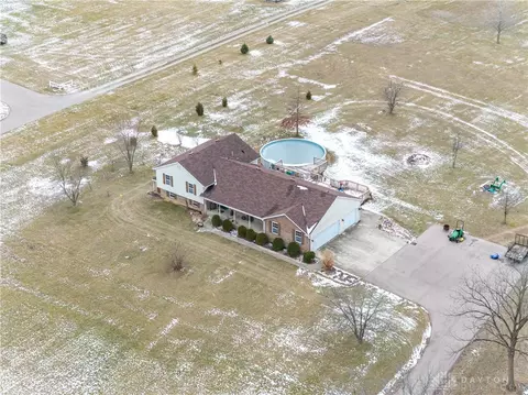 View/Area - 929 N Tecumseh Rd, Springfield, OH 45504 photo 6 of 12