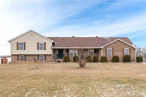 Exterior - 929 N Tecumseh Rd, Springfield, OH 45504 photo 2 of 7