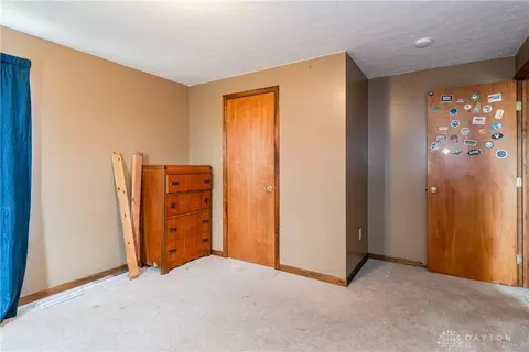 Bedroom - 929 N Tecumseh Rd, Springfield, OH 45504 photo 5 of 7