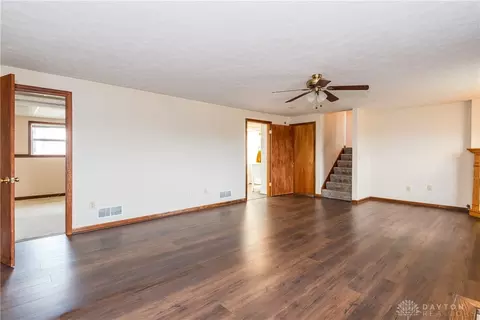 Living - 929 N Tecumseh Rd, Springfield, OH 45504 photo 7 of 8