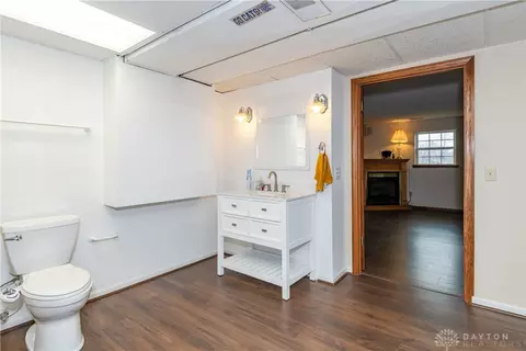 Bath - 929 N Tecumseh Rd, Springfield, OH 45504 photo 2 of 7