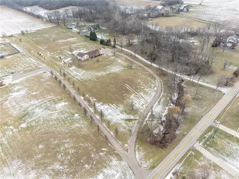 View/Area - 929 N Tecumseh Rd, Springfield, OH 45504 photo 3 of 12