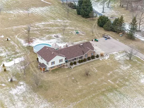 View/Area - 929 N Tecumseh Rd, Springfield, OH 45504 photo 4 of 12