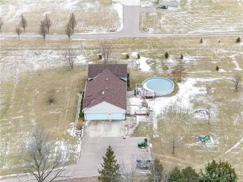 View/Area - 929 N Tecumseh Rd, Springfield, OH 45504 photo 7 of 12